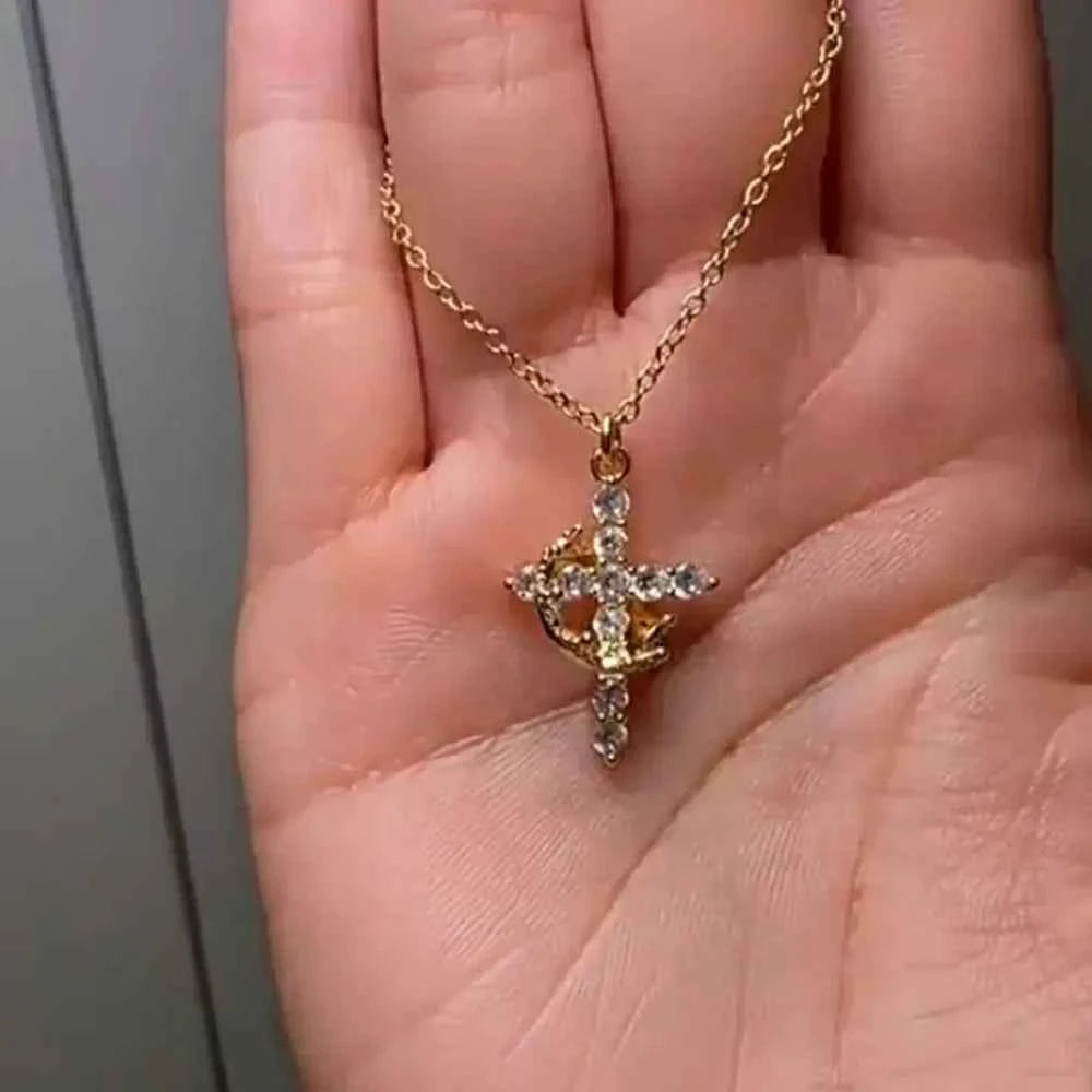 Rotatable Crown Cross Chain